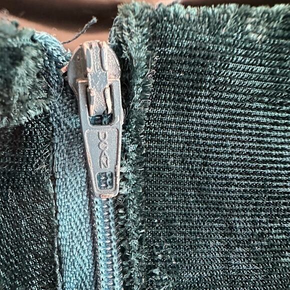 Vintage 90s Green Velvet Off Shoulder Holiday Party Dress Puff Sleeve Size 5/6 - Picture 5 of 9